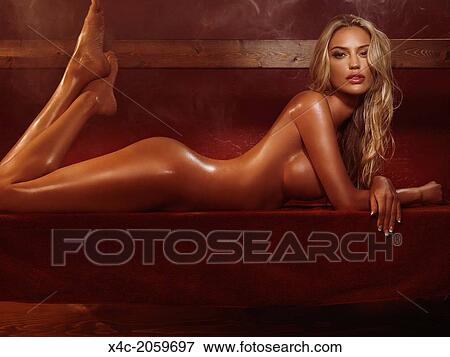 search-nude-woman-teenskirt-pics
