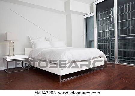 Arkivfoto seng, natt tabell, og, skap, inn, moderne, soverom ...
