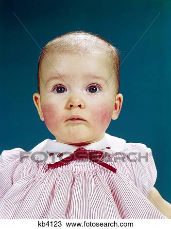 1960s, ritratto, ragazza bambino, triste, espressione facciale, arco rosso, a, colletto - kb4123