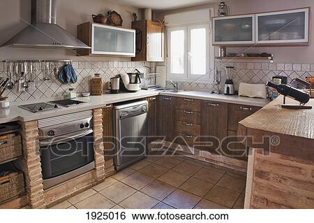 Stock afbeeldingen een, keuken, met, tegel, floor;, tarifa ...