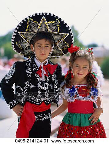 What is the national costume of Mexico?