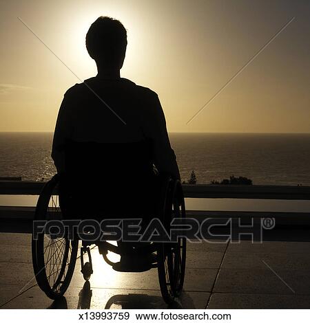 תוצאת תמונה עבור ילד יושב על כיסא גלגלים