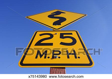 摄影图库 - 黄色, "25, mph", 速度限制, 以及, 箭徵候, 低的角度意见