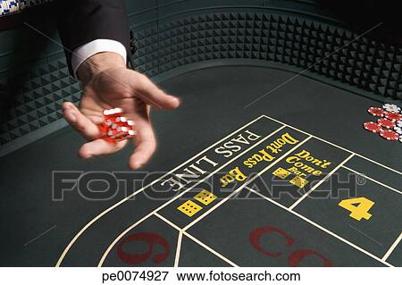 Texas holdem dealer mistake Texas holdem rank of starting hands