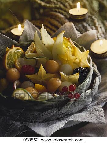 Banque de Photo - fantaisie, salade fruits. Fotosearch - Recherchez des Images, des Photographies et des Images Clip Art