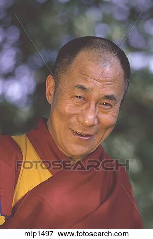 rencontrer le dalai lama a dharamsala Ce matin là, je ne savais pas encore que c'était le jour où j'allais rencontrer le dalai lama dharamsala, en inde du nord, est la maison officielle du dalai lama, mais abrite également toute une communauté tibétaine, arrivée ici après avoir suivi leur meneur à travers les dangereuses montagnes. rencontrer le dalai lama a dharamsala Ce matin là, je ne savais pas encore que c'était le jour où j'allais rencontrer le dalai lama dharamsala, en inde du nord, est la maison officielle du dalai lama, mais abrite également toute une communauté tibétaine, arrivée ici après avoir suivi leur meneur à travers les dangereuses montagnes.