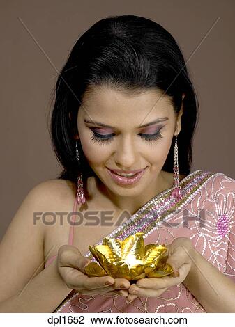 图吧 - 南方<em>亚洲</em>人, 独立经营<em>电影</em>院, 妇女微笑,