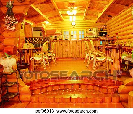 Stock foto café, café, gasthaus, holzstamm, licht, beleuchtung ... Holzstämme als tisch
