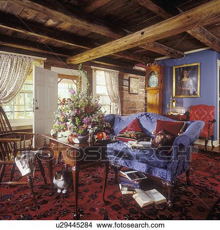 Stock foto wohnzimmer, , holzstamm, bauernhaus, lebende, room ... Teppich wohnzimmer blau