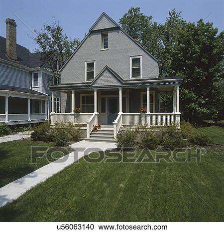 Stock Fotografie - fassade, von, a, grau, stuck, haus, mit, weiß, und