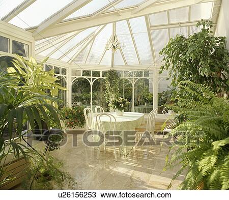 Stock foto traditionele, serre, woonkamer, met, comfortabel ... Groene woonkamer planten