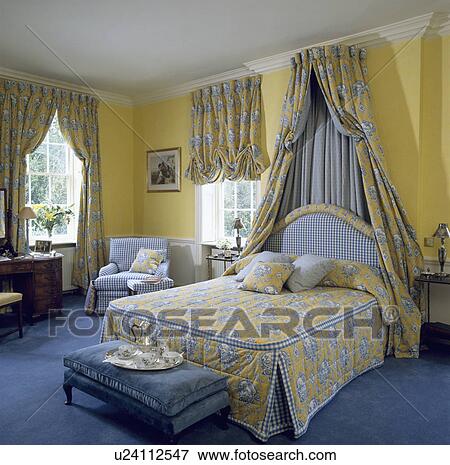 Bilde passende, yellow blue, gardiner, med, coronet, forheng, og ...