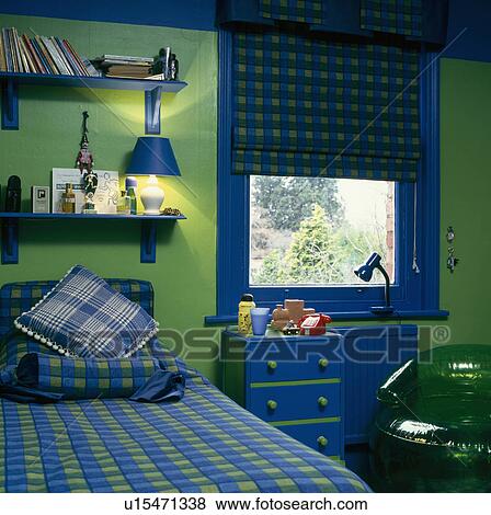 Creating A Classy Bar Cart kind, groene, slaapkamer, met, blauwe, paintwork, en blauw, en, groene ...
