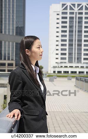 生意女士 检视放大的图片