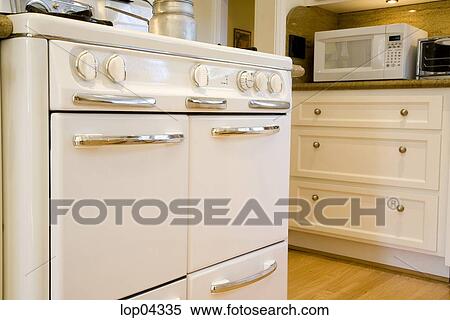 Stock afbeelding ouderwets, oven, in, landelijke stijl, keuken ...