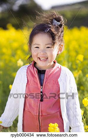 Picture - Japanese kid. Fotosearch