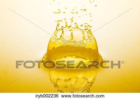 Stock Photograph - Water crown. Fotosearch