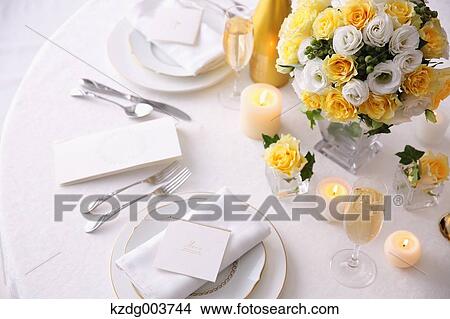 Picture - Table coordinate. Fotosearch