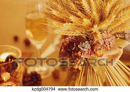 Picture - Table Coordination. Fotosearch