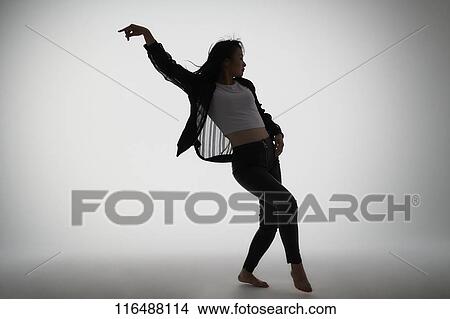 Picture - Japanese dancer. Fotosearch