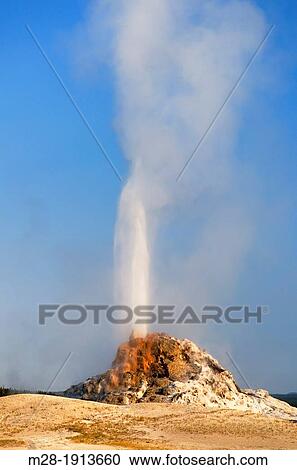 白 ドーム 間欠泉 噴火 イエローストーン国立公園 ストックイメージ M28 Fotosearch
