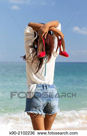 若い アジア 女性 後ろ から 見られる で セクシー ホットパンツ 保有物 彼女 赤 高く 治る の後ろ 彼女 背中 バリ インドネシア 南東 Asia 画像コレクション K90 Fotosearch