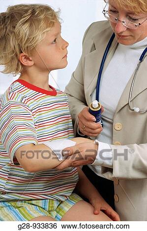 5 year old boy and woman doctor, little wound bandage View Large Photo Image Stock Photograph - 5 year old boy and woman doctor, little wound bandage. Fotosearch