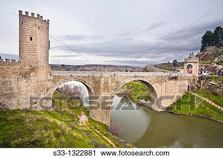 AlcBntara bridge in Toledo Castilla la Mancha Spain View Large Photo Image Stock Image - AlcBntara bridge in Toledo Castilla la Mancha Spain. Fotosearch