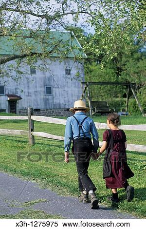 Stock Photography - Amish children, Lancaster County, Pennsylvania, United States. Fotosearch