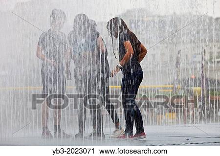 Stock Image - Appearing Rooms, Interactive Water Fountains, The South Bank, London, England.. Fotosearch
