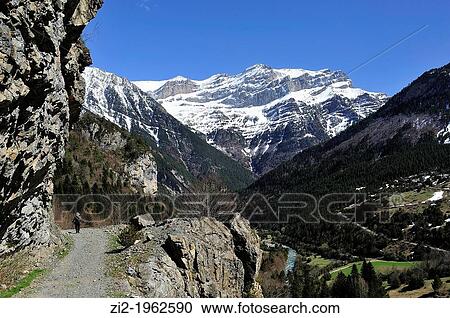 Ara Valley, Aragonese Pyrenees. Huesca, Spain View Large Photo Image Stock Image - Ara Valley, Aragonese Pyrenees. Huesca, Spain. Fotosearch