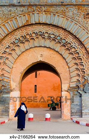 Picture - Bab Agnaou (Bab Er Rob), Marrakech (Marrakesh), Morocco, North Africa, Africa.. Fotosearch