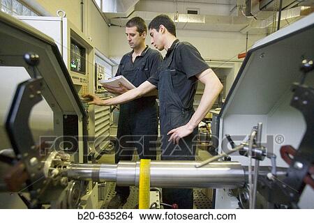 Picture - Balance analysis. Talleres MYL. Spindle manufacturing and repairing. Mendaro. Gipuzkoa, Euskadi, Spain. Fotosearch