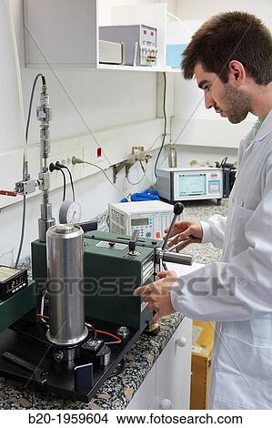 Picture - Balance Manometric calibration of pressure transmitters. Mechanical Metrology. Technological Services to Industry. Tecnalia Research & Innovation, Zamudio, Bizkaia, Basque Country, Spain.. Fotosearch
