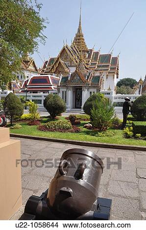 Bangkok (Thailand): inner garden by the Royal Palace compound View Large Photo Image Picture - Bangkok (Thailand): inner garden by the Royal Palace compound. Fotosearch