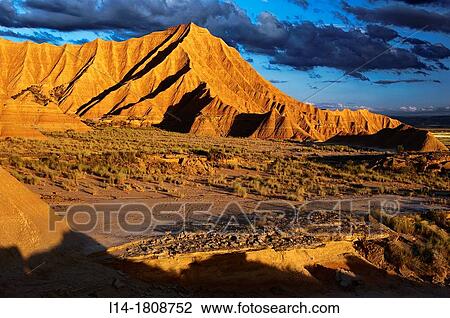 BBrdena Blanca, BBrdenas Reales, Navarre, Spain View Large Photo Image Stock Image - BBrdena Blanca, BBrdenas Reales, Navarre, Spain. Fotosearch