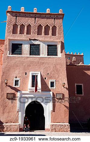 Stock Image - Beautiful adobe house in the mellah (jewish neighborhood), Ouarzazate, Morocco. Fotosearch
