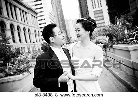 birde and groom portrait downtown chicago View Large Photo Image Stock Photo - birde and groom portrait downtown chicago. Fotosearch