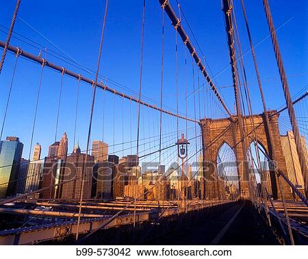 Stock Image - Brooklyn bridge, Downtown skyline, Manhattan, New York, USA. Fotosearch