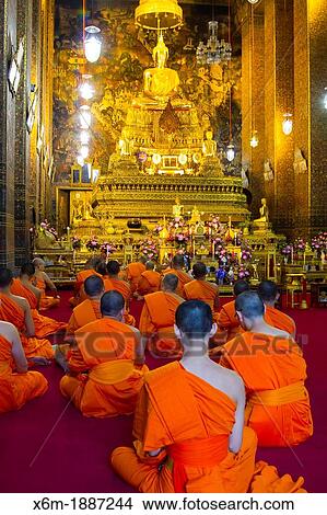 Picture - Buddhism monks Wat Pho temple Bangkok, Thailand. Fotosearch