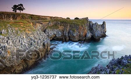 Stock Photo - Cala de San Andr? s, Ensenada de Ostende, Castro Urdiales, Cantabria, Northern Spain. Fotosearch