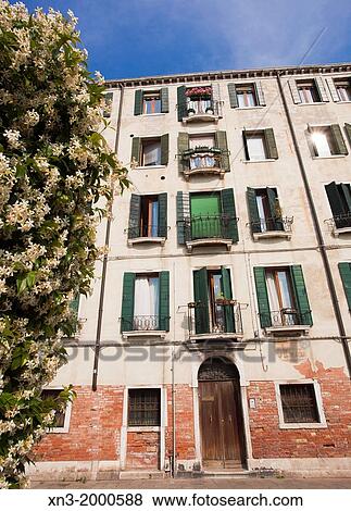 Campo Santa Margherita, Dorsoduro, Venice, Italy, Europe. View Large Photo Image Stock Photo - Campo Santa Margherita, Dorsoduro, Venice, Italy, Europe.. Fotosearch