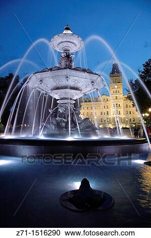Stock Image - Canada, Quebec, Qu? bec City, Assembl? e Nationale, Parliament, Tourny Fountain.. Fotosearch