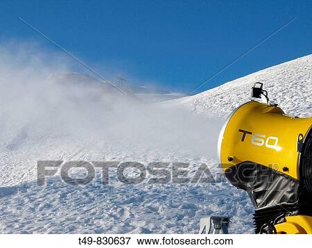 Stock Photo - Caon de nieve en la estacion de esqui de Formigal. Fotosearch