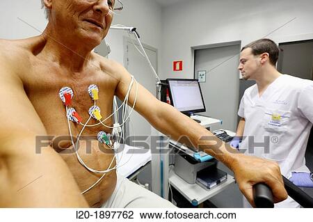 Stock Image - cardiology stress test, Myocardial perfusion scintigraphy in effort, Nuclear medicine, Onkologikoa Hospital, Oncology Institute, Case Center for prevention, diagnosis and treatment of cancer, Donostia, San Sebastian, Gipuzkoa, Basque Country, Spain. Fotosearch