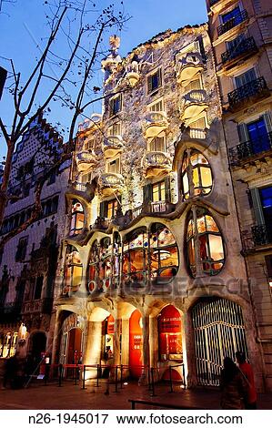 Casa Batll? Batll? House by Antoni Gaudii. 1910. Barcelona. View Large Photo Image Stock Photo - Casa Batll? Batll? House by Antoni Gaudii. 1910. Barcelona.. Fotosearch