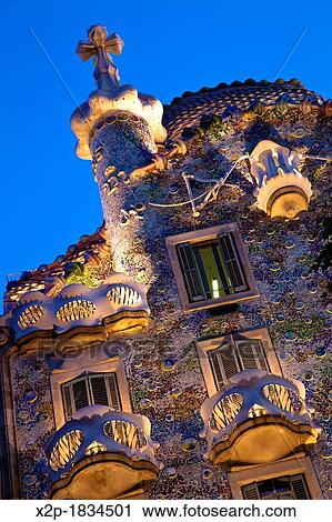 Casa Batll? House, Gaud?, 1904-1906 at the Passeig de Gr? cia, Barcelona, Catalonia, Spain View Large Photo Image Stock Image - Casa Batll? House, Gaud?, 1904-1906 at the Passeig de Gr? cia, Barcelona, Catalonia, Spain. Fotosearch
