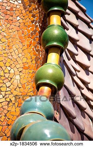 Stock Photograph - Casa Batll? House, Gaud?, 1904-1906 at the Passeig de Gr? cia, Barcelona, Catalonia, Spain. Fotosearch