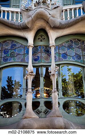 Casa Batll? House, Gaud?, 1904-1906 at the Passeig de Gr? cia, Barcelona, Catalonia, Spain. View Large Photo Image Stock Photography - Casa Batll? House, Gaud?, 1904-1906 at the Passeig de Gr? cia, Barcelona, Catalonia, Spain.. Fotosearch