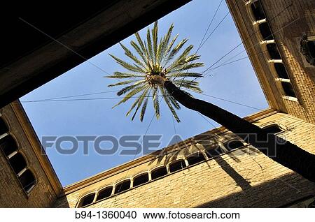Stock Image - Casa de l? Ardiaca, House of Archdeacon. In this building lived the hierarchy of Arcedianos from the twelfth century. Since 1921 is home to the Municipal Archives of History.. Fotosearch